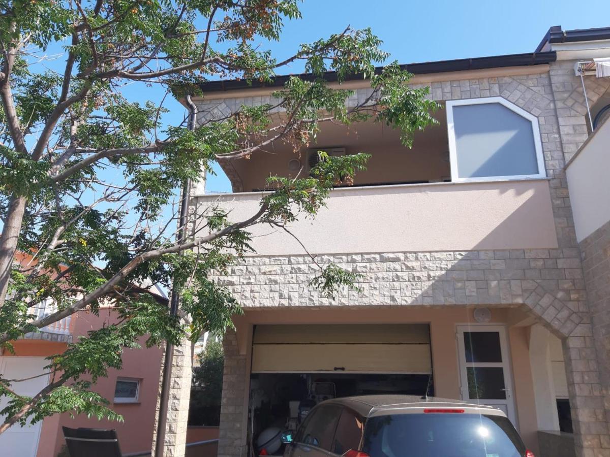 Apartment Tonko Vir Bagian luar foto